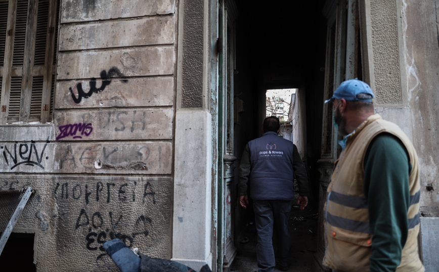 Επιχείρηση εκκένωσης κτιρίου στον Άγιο Παντελεήμονα