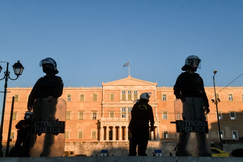 Παράταση του lockdown και κλειστά σχολεία έως τις 29 Μαρτίου