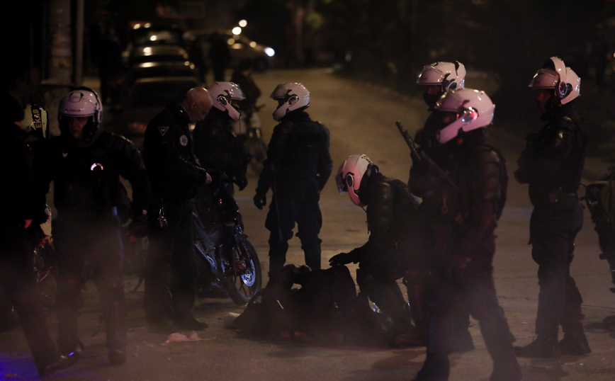 Νέα Σμύρνη: Σοκάρουν οι διάλογοι κατά την επίθεση στον αστυνομικό