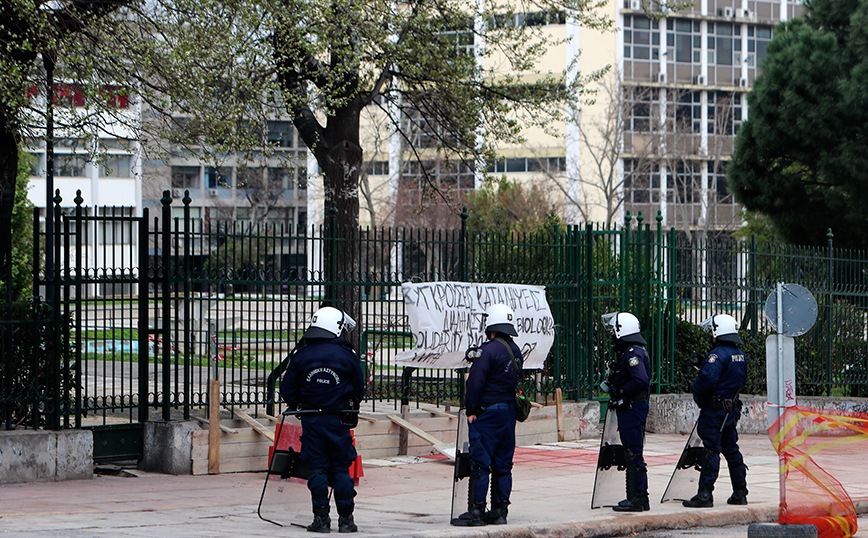 Η ΕΣΗΕΜ-Θ αποδοκιμάζει την τακτική της ΕΛΑΣ να περιορίσει την πρόσβαση των δημοσιογράφων στο ΑΠΘ