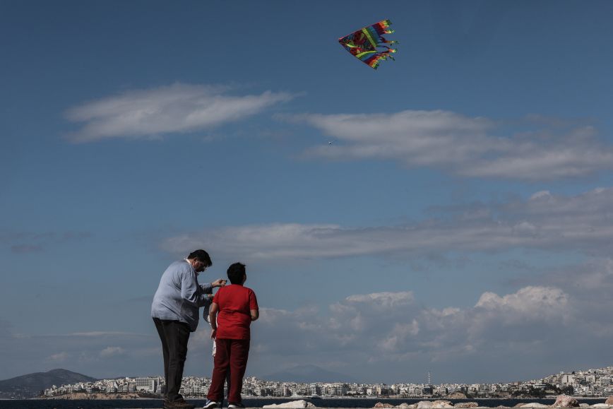 Καθαρά Δευτέρα: Στους ουρανούς οι χαρταετοί λίγο πριν χαλάσει ο καιρός