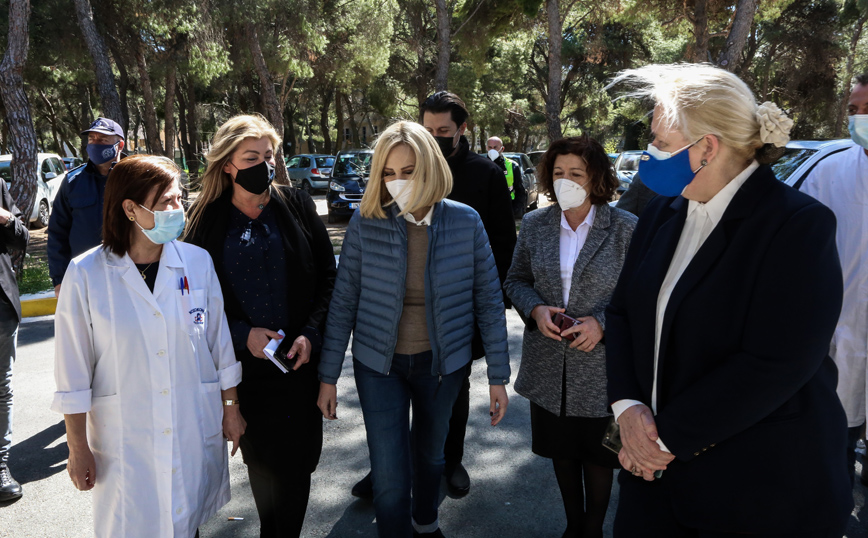 Γεννηματά: Να ενταχθούν υποχρεωτικά στο ΕΣΥ όλα τα ιδιωτικά νοσοκομεία και όλοι οι ιδιώτες γιατροί