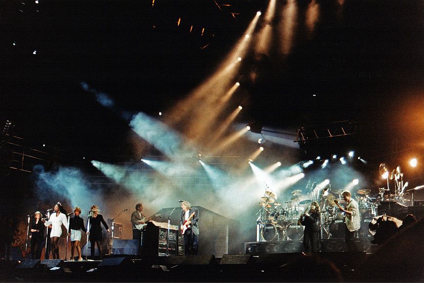 Pink Floyd: Eπανακυκλοφορούν τη ιστορική συναυλία του 1990 στο Knebworth House