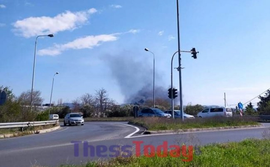 Φωτιά στο στρατιωτικό αεροδρόμιο ΣΕΔΕΣ στη Θεσσαλονίκη