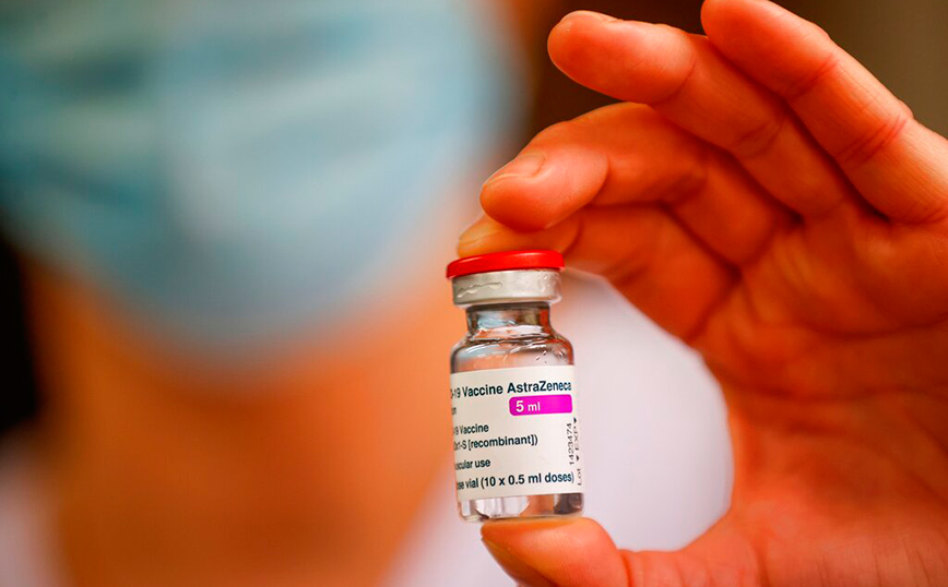 Εμβόλιο AstraZeneca: Η Γερμανία ανακοίνωσε 31 περιστατικά σπάνιων θρομβώσεων στον εγκέφαλο, οι 9 πέθαναν