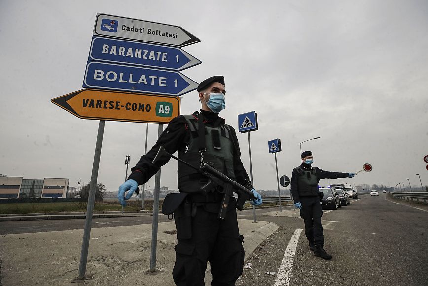 Ιταλία: Ο στρατός θα εμβολιάζει τους καθηγητές σε 5 λεπτά