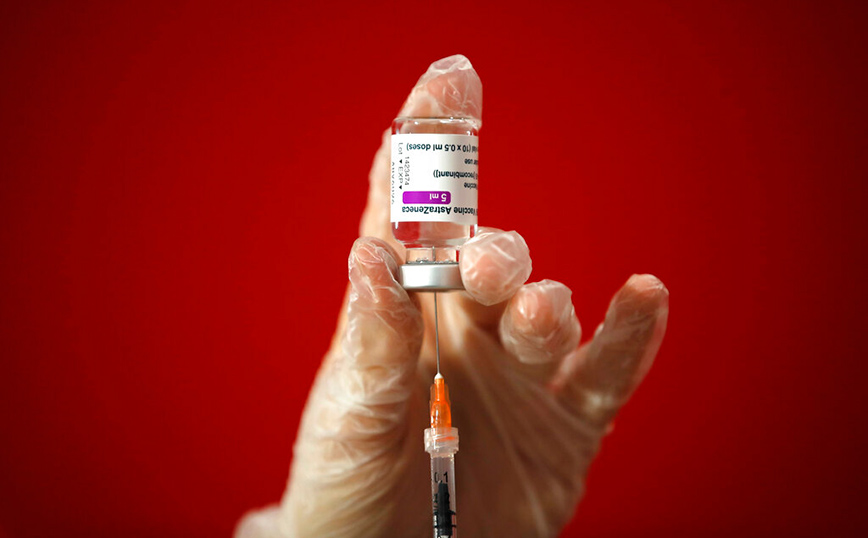 Μόσιαλος για εμβόλιο Astrazeneca και θρομβώσεις: Η πιθανότητα εμφάνισης θα υπολογιζόταν στο 1/600.000