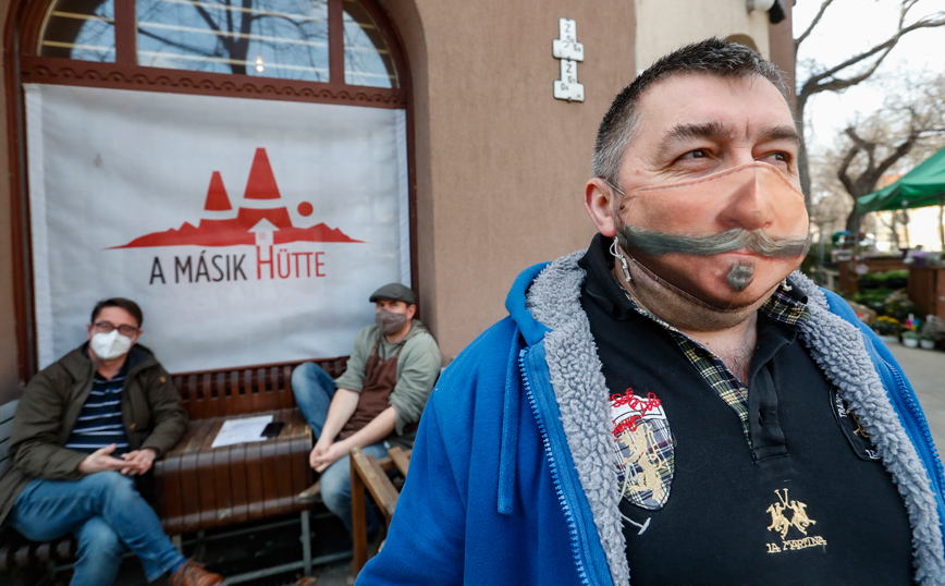 Επανέρχεται στην κανονικότητα η Ουγγαρία: Τέλος οι μάσκες στους δημόσιους χώρους και η απαγόρευση κυκλοφορίας το βράδυ