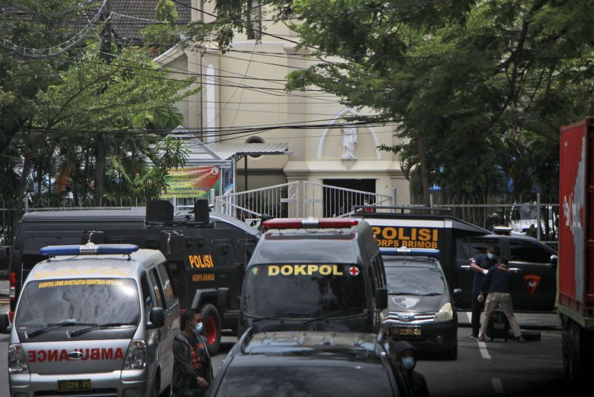 Βομβιστική επίθεση σε εκκλησία στην Ινδονησία: Δύο οι δράστες σύμφωνα με την αστυνομία