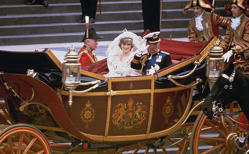 Η γκάφα του πρίγκιπα Καρόλου κατά τη γαμήλια τελετή με την Νταϊάνα