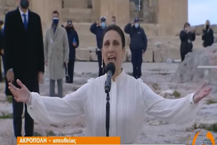 Συγκινεί η σοπράνο που τραγούδησε τον Εθνικό Ύμνο: Συμμετέχω σε μια μέρα που είμαστε όλοι οι Έλληνες ενωμένοι