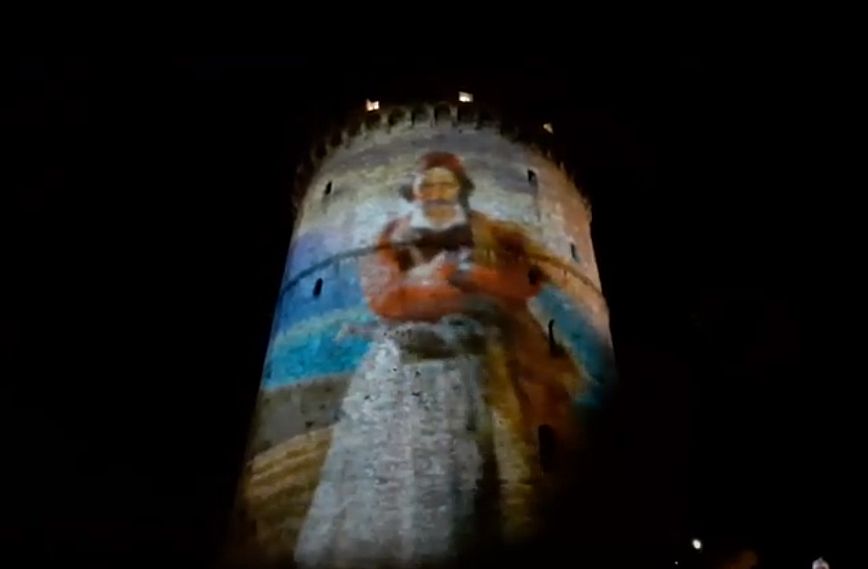 Ο Λευκό Πύργος στα γαλανόλευκα και με μηνύματα της Επανάστασης του 1821 &#8211; Δείτε το βίντεο