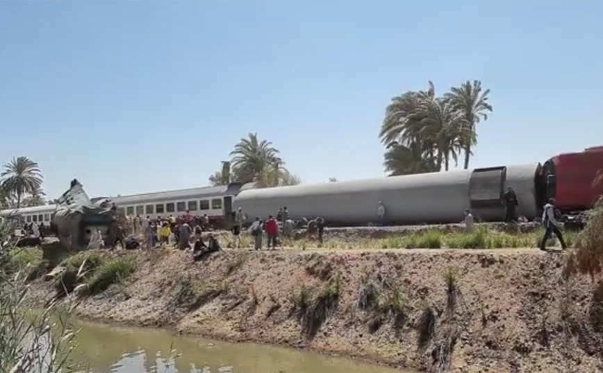Σύγκρουση τρένων στην Αίγυπτο – Οι πρώτες εικόνες από το σημείο