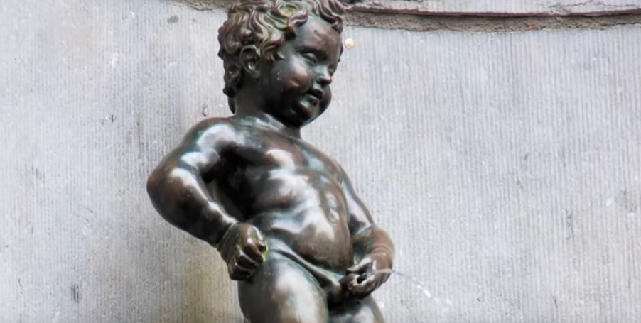 Manneken Pis: Εύζωνας θα ντυθεί το φημισμένο αγαλματάκι των Βρυξελλών για τα 200 χρόνια της Επανάστασης του 1821