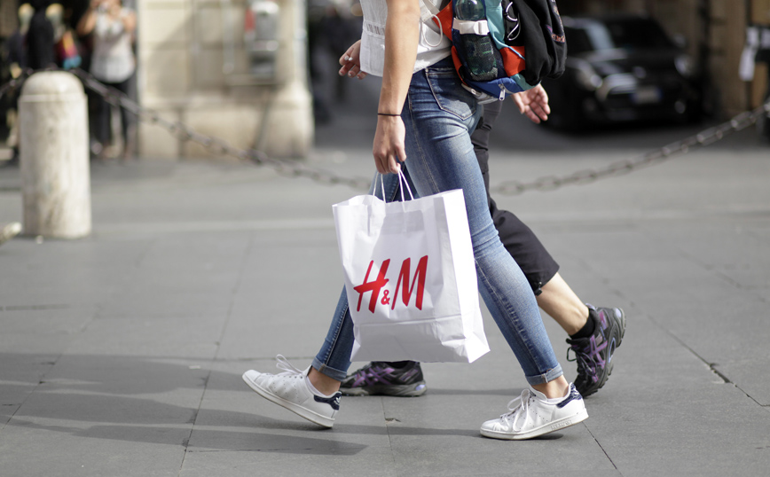 H&#038;M: Ο λόγος που δέχεται μποϊκοτάζ από την Κίνα