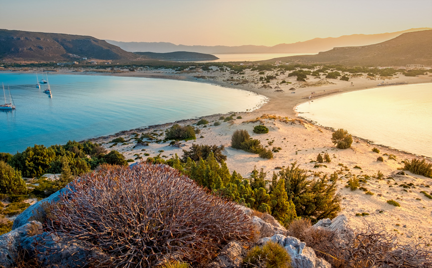 Διεθνή μέσα εκθειάζουν την Ελαφόνησο