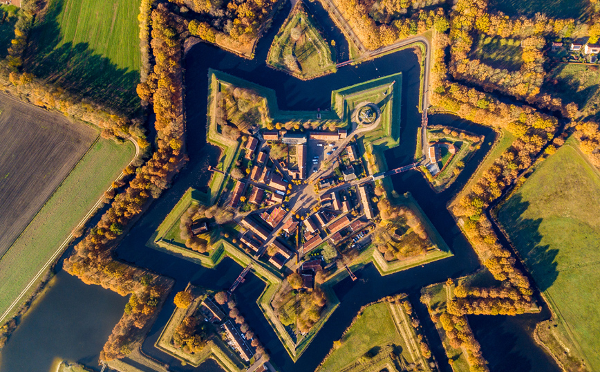 Το χωριό της Ολλανδίας που είναι χτισμένο σε σχήμα αστεριού