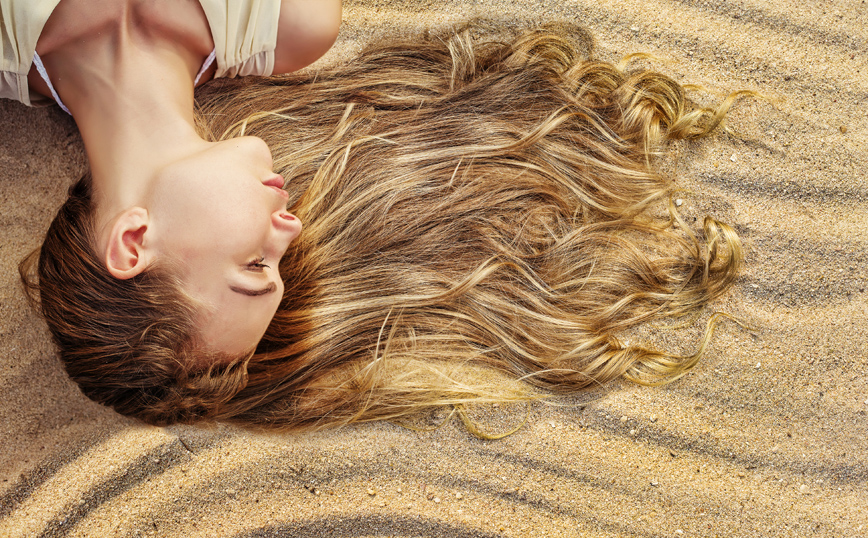 Πώς να προστατέψετε τα μαλλιά σας από τον ήλιο