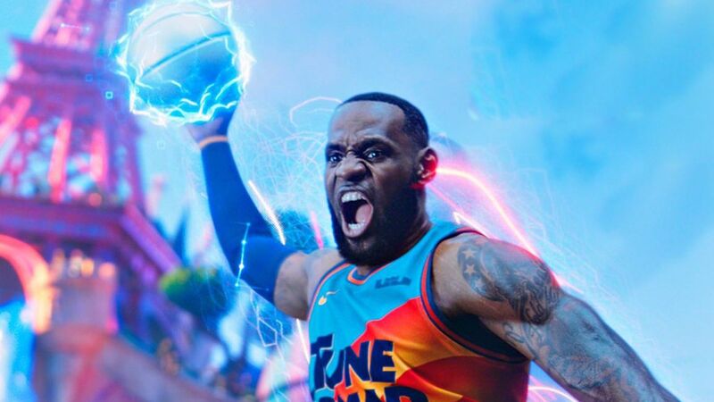 Space Jam 2: Εντυπωσιακές εικόνες από τα… διαστημικά καρφώματα του ΛεΜπρον Τζέιμς