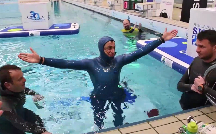 Κροάτης έσπασε το Ρεκόρ Γκίνες μένοντας κάτω από το νερό για 24 λεπτά και 33 δευτερόλεπτα