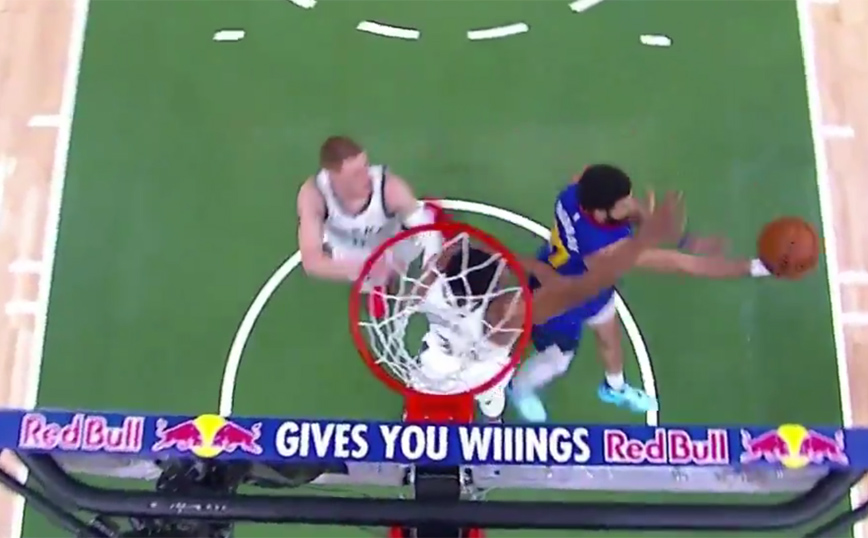 Μπακς – Νάγκετς: Απίθανο trick shot του Μάρεϊ, άλλαξε χέρι στον αέρα