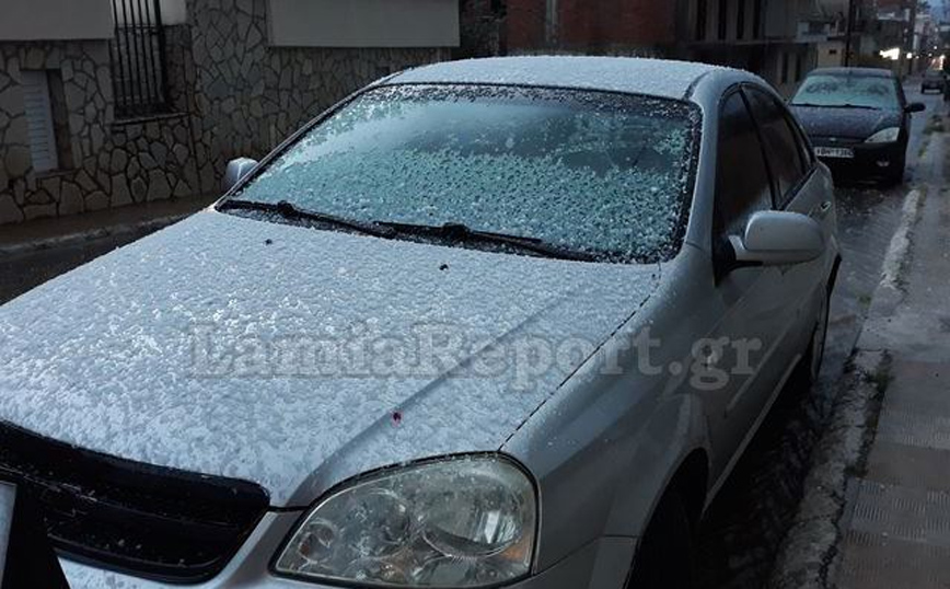 Το έστρωσε με χαλάζι στην Αταλάντη