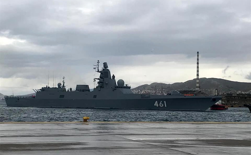 Η ρωσική φρεγάτα «Ναύαρχος Κασατόνοβ» στον Πειραιά