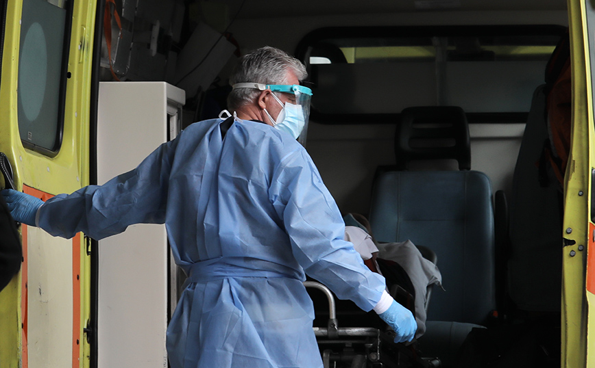 Συναγερμός στο νοσοκομείο Χαλκίδας: Επτά τραυματιοφορείς θετικοί στον κορονοϊό