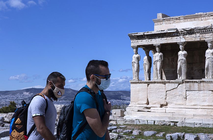 Θεοχάρης σε ξένα ΜΜΕ: Καμία διάκριση σε όσους δεν έχουν εμβολιαστεί, αρκεί ένα αρνητικό τεστ