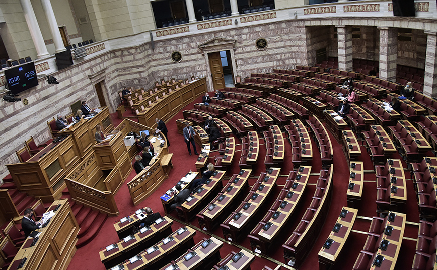 Βουλή: Κόντρα για το νομοσχέδιο για το Σύστημα Εσωτερικού Ελέγχου μεταξύ Βορίδη &#8211; Πέτσα και αντιπολίτευσης