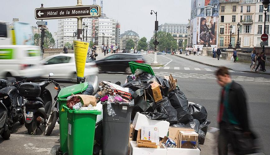 To Παρίσι δεν θυμίζει πια «πόλη του φωτός»