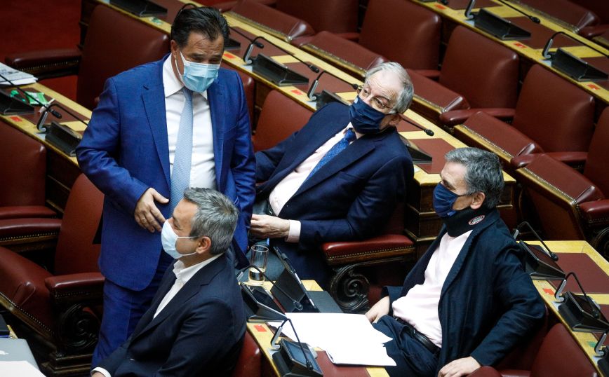 Κόντρα Γεωργιάδη – Τσακαλώτου στη Βουλή για τα εργασιακά