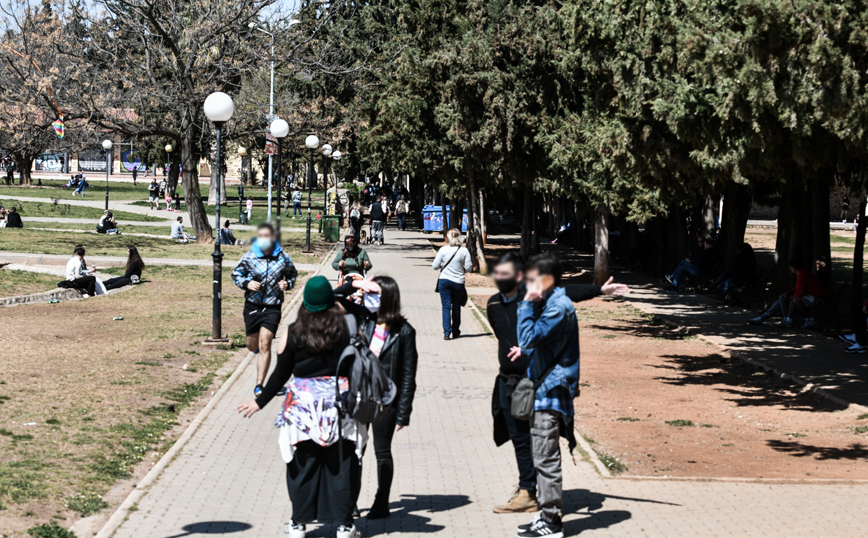 Δερμιτζάκης: Ο κόσμος έχει μπερδευτεί, προτεραιότητα να βγει σε εξωτερικούς χώρους