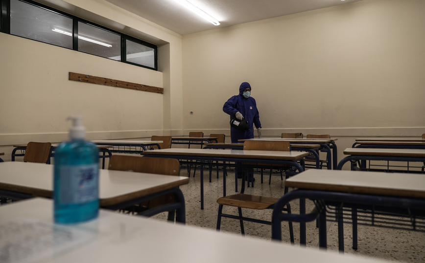 Τριάντα ένα κρούσματα σε σχολεία της Στερεάς Ελλάδας: Κλείνουν τμήματα και τάξεις