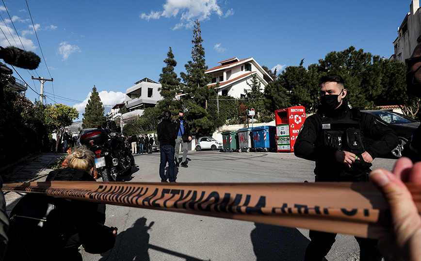 Συγκλονίζει μαρτυρία για την δολοφονία Καραϊβάζ: «Τον είδα μέσα στα αίματα, σοκαρίστηκα»