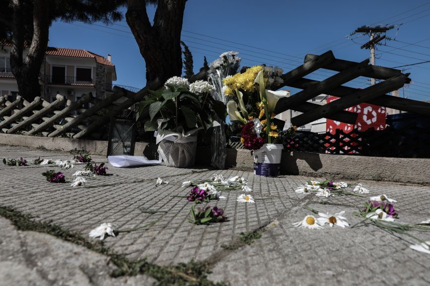 Δολοφονία Γιώργου Καραϊβάζ: Η στιγμή που ο γιος του συνειδητοποιεί ότι είναι νεκρός &#8211; Σήμερα η κηδεία