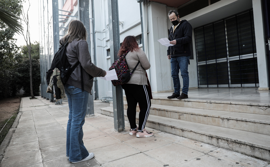 Σαντορίνη: Μαθητές δεν πήγαν στο σχολείο γιατί δεν έβρισκαν self test