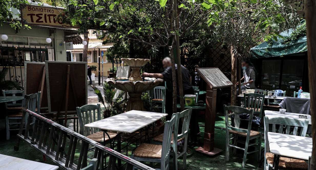 Τα μέτρα που θα ισχύουν από τη Μεγάλη Πέμπτη: Ελεύθερες οι διαδημοτικές – Με SMS στο 13033 ανοίγει η εστίαση