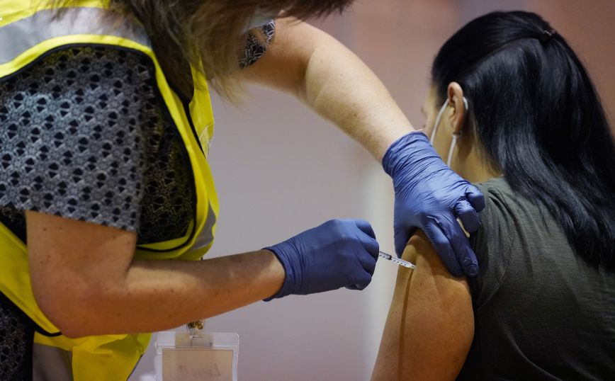 Κομισιόν: Περίπου το 47% του ενήλικου πληθυσμού της ΕΕ είναι πλήρως εμβολιασμένο