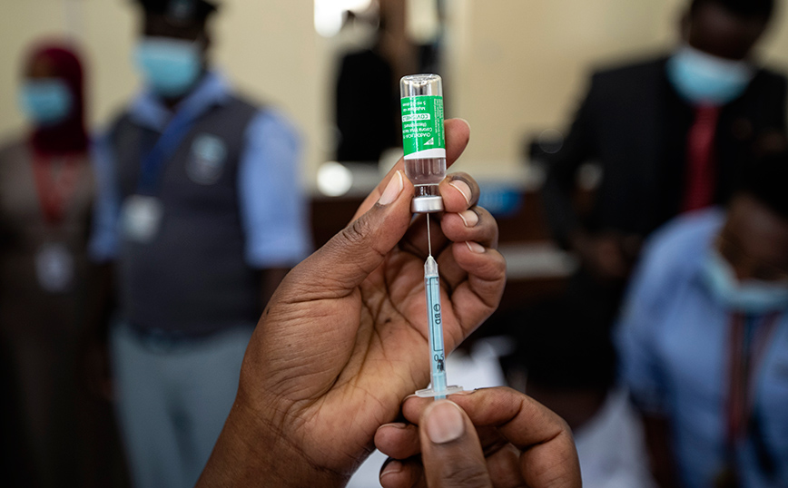 Εκατό πρώην ηγέτες ζητούν να πληρώσουν οι πλούσιες χώρες τον εμβολιασμό των φτωχών