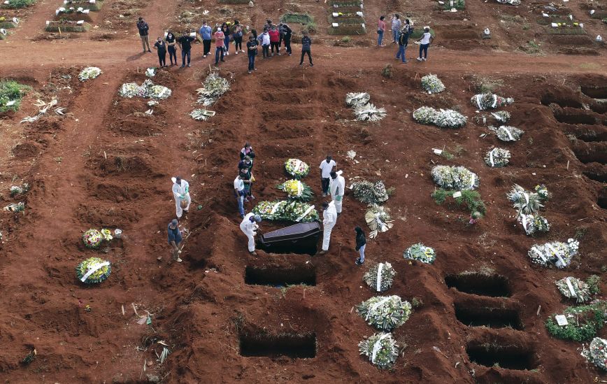 Πάνω από 1,3 εκατ. θάνατοι στη Λατινική Αμερική λόγω κορονοϊού