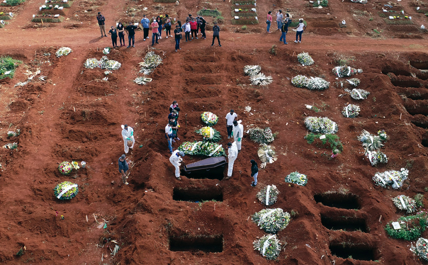 Εφιάλτης δίχως τέλος τη Βραζιλία: 1.556 θάνατοι και 57.736 κρούσματα σε 24 ώρες