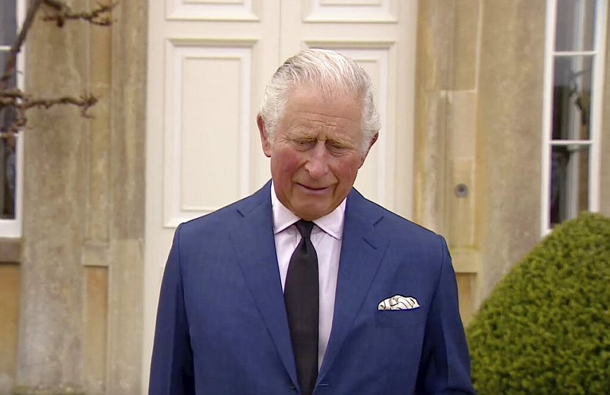 Βρετανία: Ο πρίγκιπας Κάρολος απότισε φόρο τιμής στον «αγαπημένο του μπαμπά» Φίλιππο