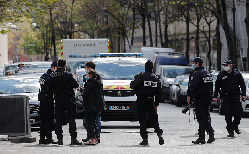 Παρίσι: Ένας νεκρός και μία τραυματίας από σφαίρες από την επίθεση &#8211; Ο δράστης διαφεύγει