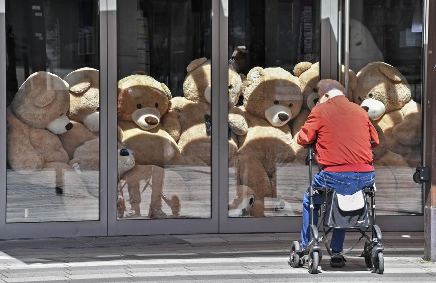 Αυστηροποιούνται τα περιοριστικά μέτρα στη Γερμανία