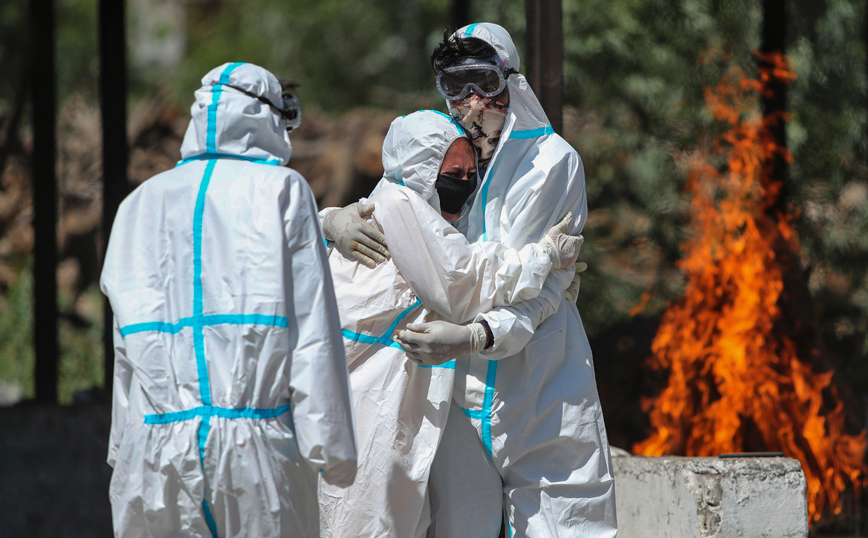 «Μαύρος μύκητας» στην Ινδία: Δεκάδες χιλιάδες τα κρούσματα &#8211; Πάνω από 4.000 οι νεκροί