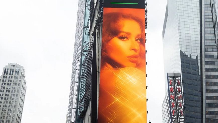 Ελένη Φουρέιρα: Μπήκε σε billboard στην φημισμένη Times Square της Νέας Υόρκης