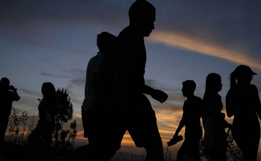 Τουλάχιστον έξι οι νεκροί από το ναυάγιο στη Βενεζουέλα