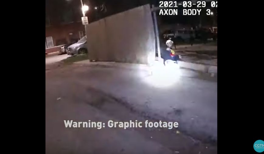ΗΠΑ: Βίντεο-ντοκουμέντο από τη δολοφονία 13χρονου από αστυνομικά πυρά στο Σικάγο