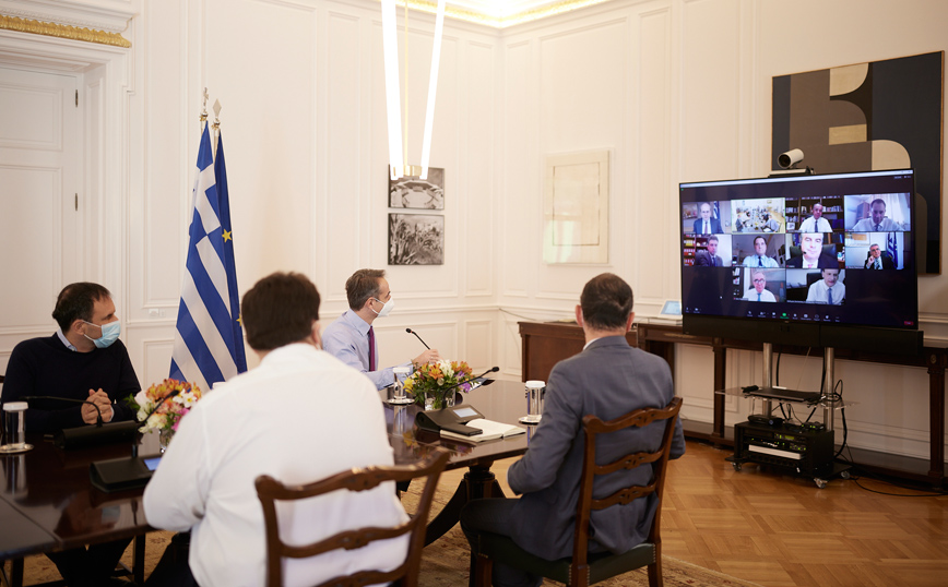 Πέντε ασφαλιστικές και φορολογικές ελαφρύνσεις ανακοίνωσε ο πρωθυπουργός